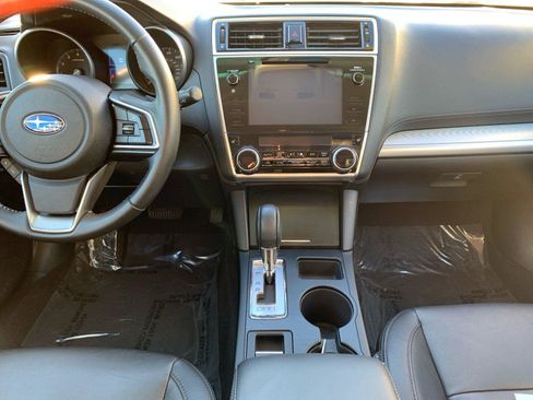 Used 2018 Subaru Outback 2.5i Premium image 15