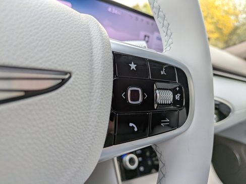 New 2026 Genesis GV70 2.5T Advanced image 22