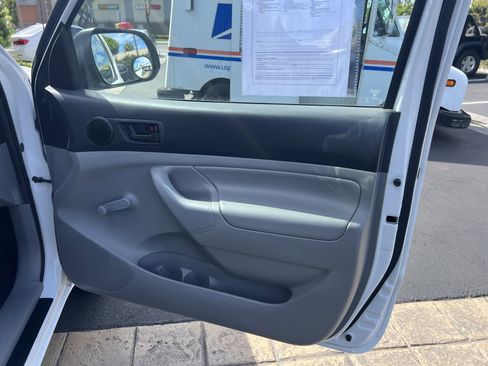 Used 2014 Toyota Tacoma 2WD Regular Cab image 13