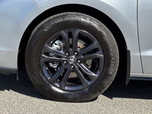 Used 2025 Toyota Sienna XSE w/ XSE Premium Package image 26