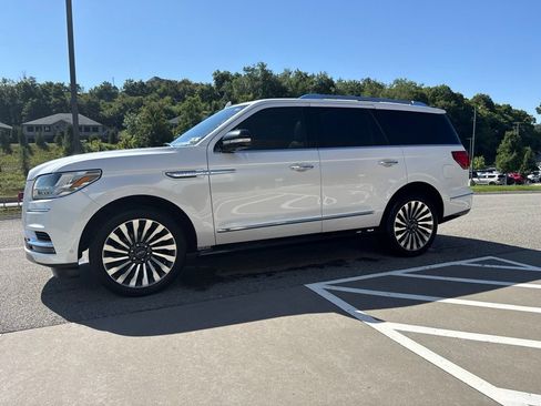 Used 2019 Lincoln Navigator Reserve w/ Cargo Package AWD/4WD image 1