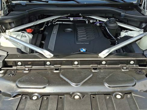 Used 2023 BMW X5 xDrive40i w/ M Sport Package AWD/4WD image 27