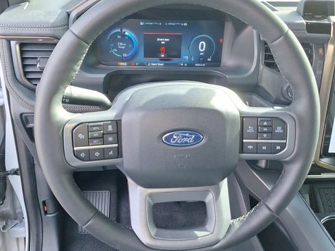 Used 2025 Ford F150 Lightning Lariat image 11