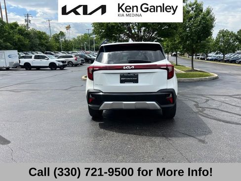 Certified 2024 Kia Seltos EX FWD image 12