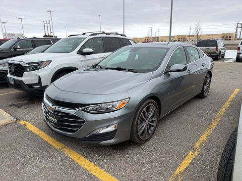 Used 2024 Chevrolet Malibu LT image 3