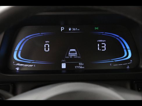 Certified 2025 Hyundai Elantra Sport FWD image 8