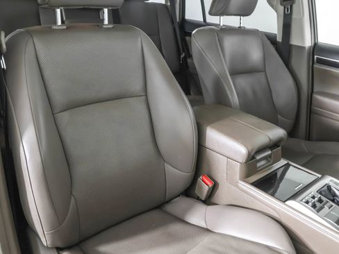 Used 2018 Lexus GX 460 w/ Navigation Package image 48