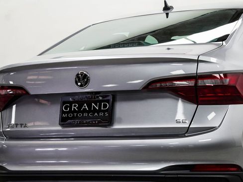 Used 2024 Volkswagen Jetta SE image 13