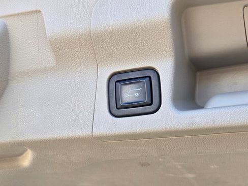 Used 2019 GMC Acadia Denali image 16