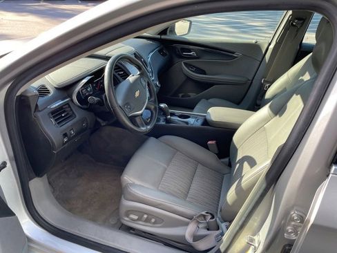 Used 2015 Chevrolet Impala LT image 10