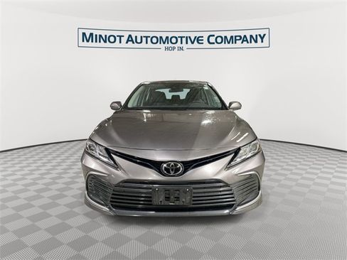 Used 2024 Toyota Camry LE image 3
