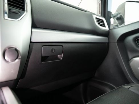 Used 2019 Nissan Titan PRO-4X image 52