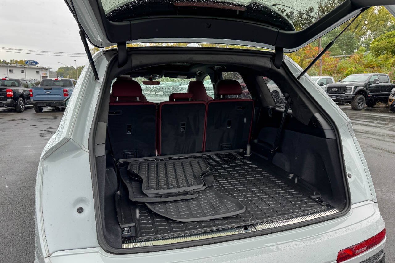 Used 2021 Audi SQ7 Prestige AWD/4WD image 21