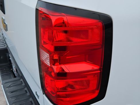 Used 2018 Chevrolet Silverado 1500 LT image 36