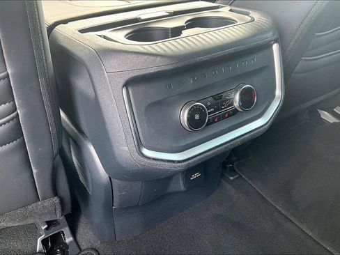 Used 2025 Ford Expedition Platinum image 29