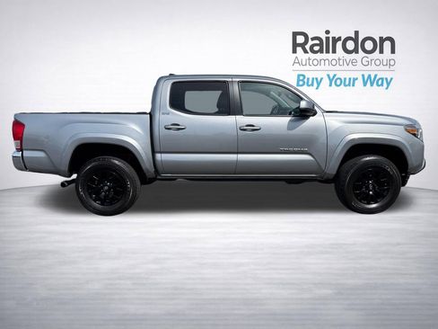 Used 2017 Toyota Tacoma SR5 w/ Tow Package AWD/4WD image 8