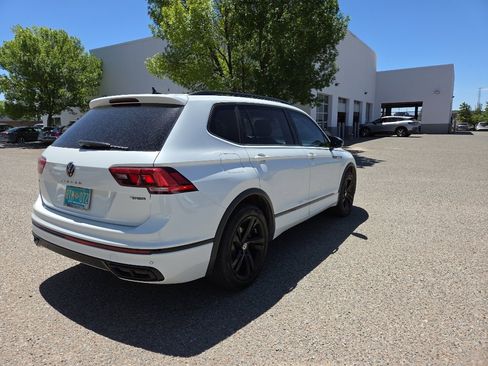 Used 2023 Volkswagen Tiguan SE R-Line AWD/4WD image 8