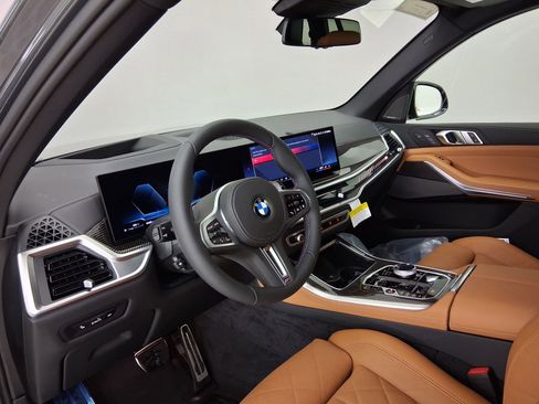 New 2026 BMW X5 M60i w/ Executive Package image 2