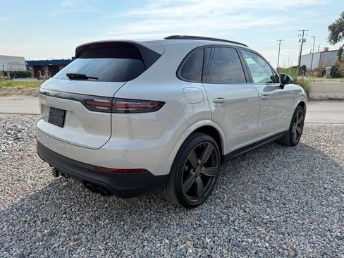 Used 2021 Porsche Cayenne image 5