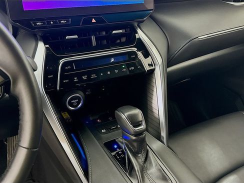 Certified 2023 Toyota Venza Nightshade AWD/4WD image 17