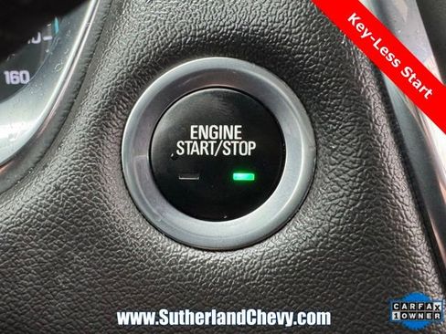 Used 2023 Chevrolet Traverse LT image 24