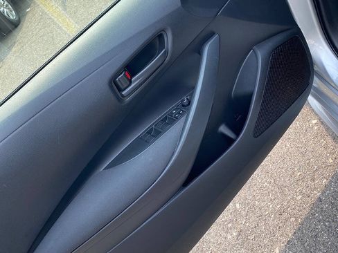 Used 2022 Toyota Corolla LE FWD image 22