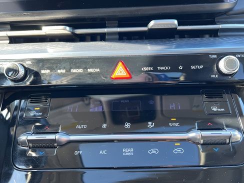 Used 2022 Kia Carnival SX Prestige image 14