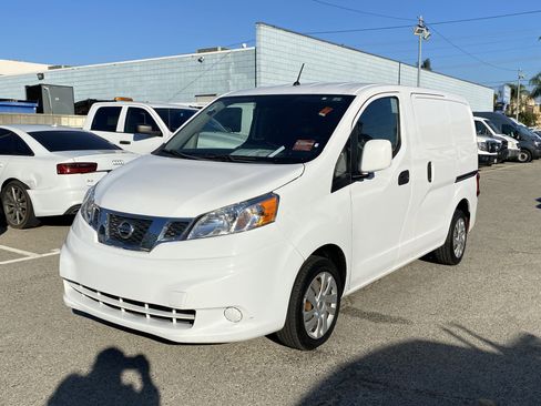 Used 2019 Nissan NV200 SV image 2