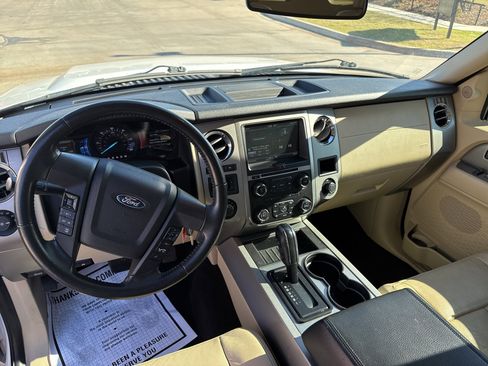 Used 2015 Ford Expedition XLT w/ Equipment Group 202A image 14