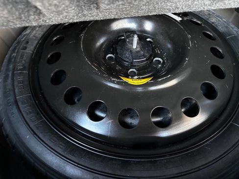 Used 2018 Buick Encore Preferred image 37