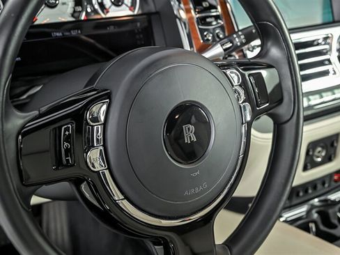 Used 2015 Rolls-Royce Wraith RWD image 22