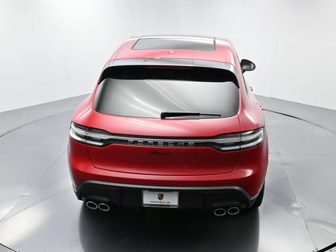 Certified 2025 Porsche Macan AWD/4WD image 34