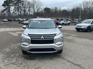 Used 2025 Mitsubishi Outlander SE video 2