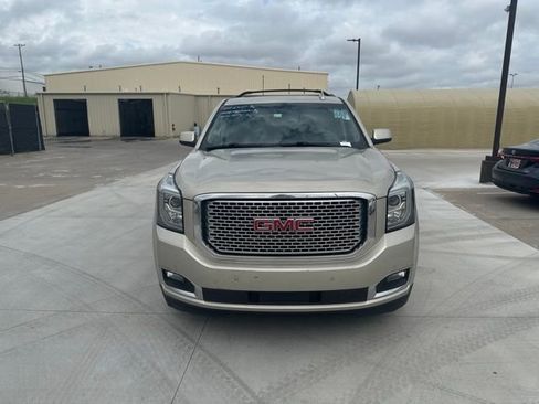 Used 2015 GMC Yukon Denali w/ Premium Package AWD/4WD image 2