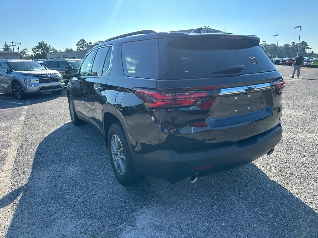 Used 2021 Chevrolet Traverse LT FWD image 5