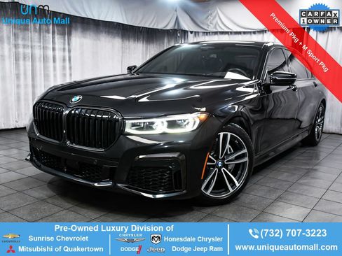 Used 2022 BMW 740i xDrive w/ M Sport Package AWD/4WD image 1
