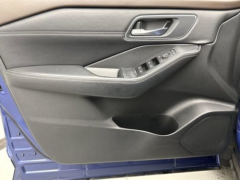 Used 2021 Nissan Rogue SV w/ Premium Package image 9