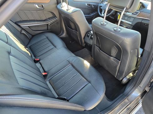 Used 2016 Mercedes-Benz E 400 E 400 4MATIC AWD 4dr Sedan image 28