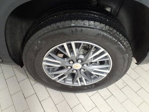 Used 2024 Chevrolet Traverse LT w/ Trailering Package image 8