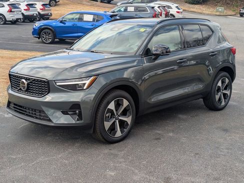 New 2026 Volvo XC40 B5 Plus w/ Protection Package Premier image 2