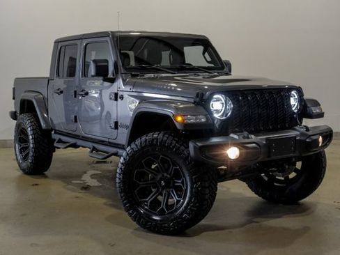 Used 2023 Jeep Gladiator Sport AWD/4WD image 4