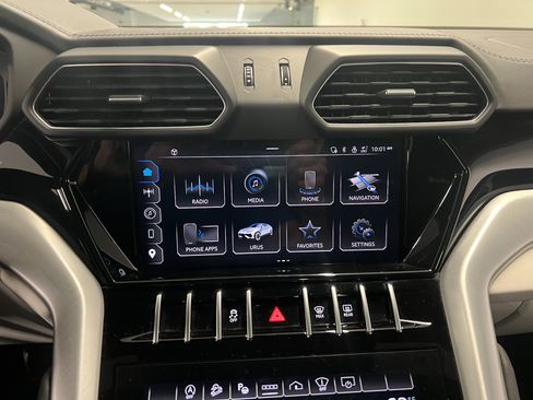 Used 2023 Lamborghini Urus S AWD/4WD image 28