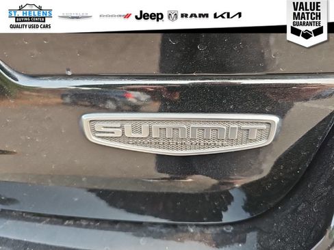 Used 2022 Jeep Grand Cherokee Summit AWD/4WD image 16