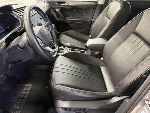 Used 2024 Volkswagen Tiguan SE FWD image 5