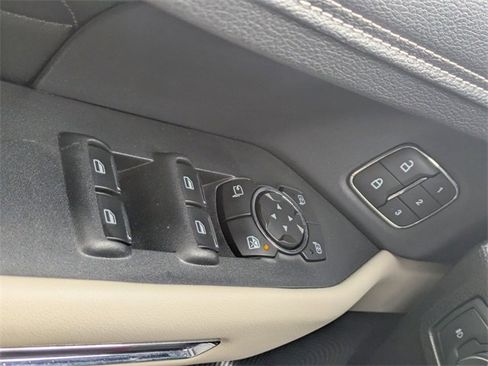 Used 2019 Ford Expedition Platinum image 31