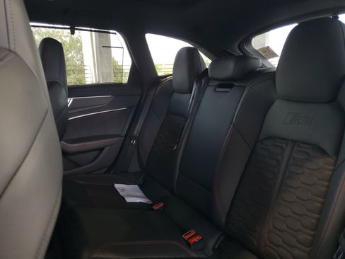 Used 2023 Audi RS 6 AWD/4WD image 8