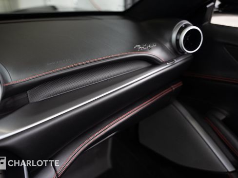 Used 2020 Ferrari Portofino RWD image 32