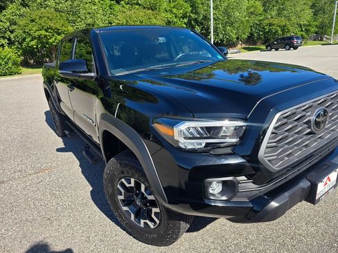 Used 2023 Toyota Tacoma TRD Off-Road AWD/4WD image 3