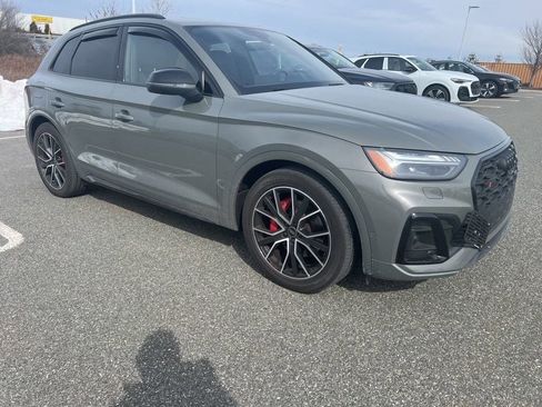 Used 2024 Audi SQ5 Prestige w/ Prestige Package image 3