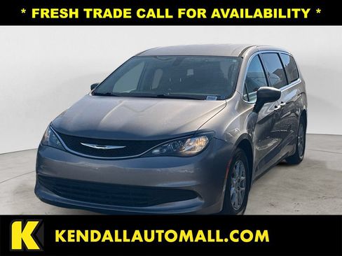 Used 2017 Chrysler Pacifica LX FWD image 1